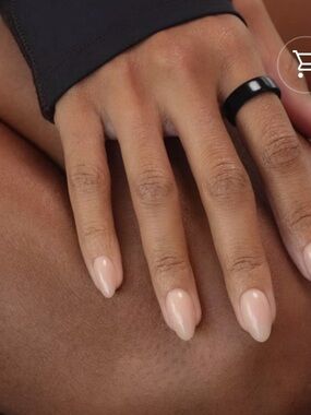 Oura Ring 5 Black Size 9 $399 AND Additional Oura Ring Wireless Charging Case$99
